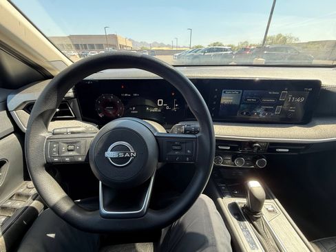 Used 2025 Nissan Kicks SV FWD image 20