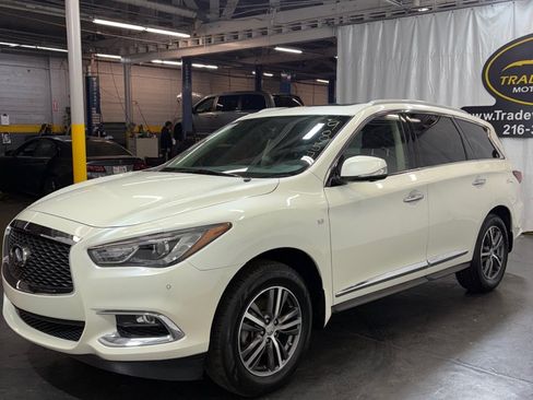 Used 2017 INFINITI QX60 Luxe w/ Premium Plus Package AWD/4WD image 3