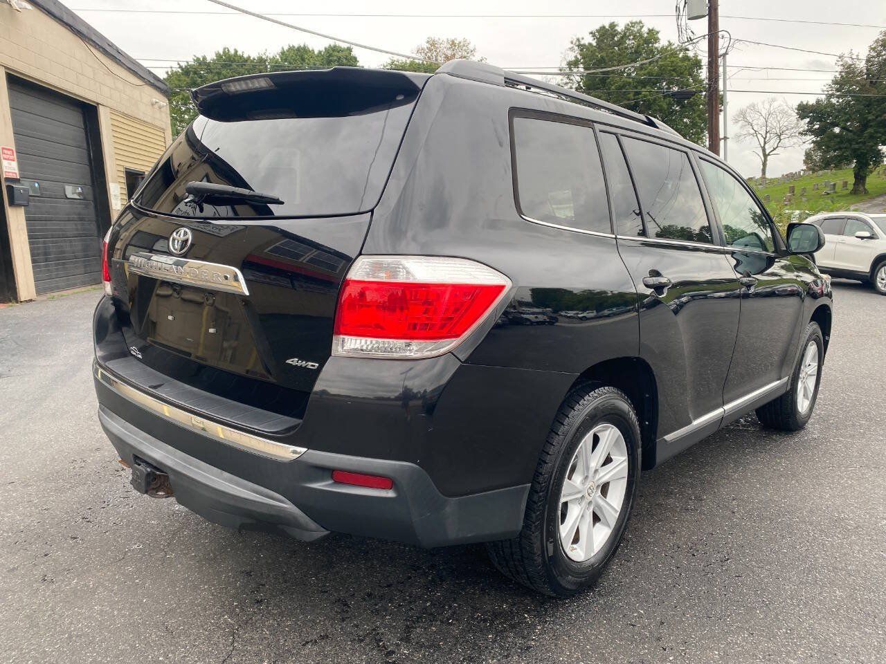 Used 2013 Toyota Highlander SE AWD/4WD image 3