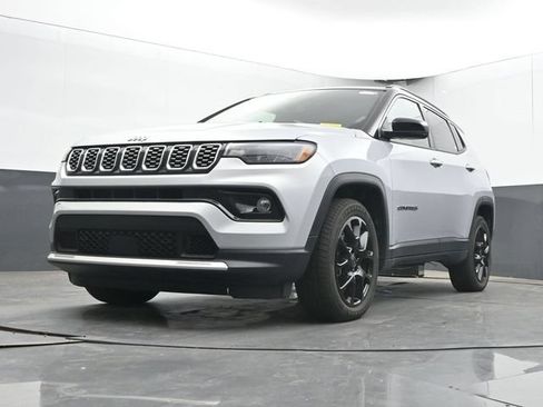 Used 2025 Jeep Compass Limited AWD/4WD image 47