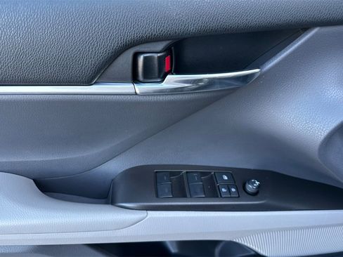 Used 2022 Toyota Camry LE image 14