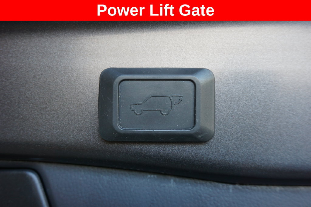 Used 2022 Toyota RAV4 XLE w/ Convenience Package AWD/4WD image 17