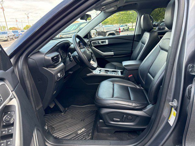 Used 2021 Ford Explorer XLT w/ Equipment Group 202A AWD/4WD image 15