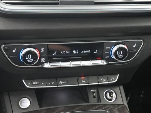Used 2020 Audi Q5 e Premium Plus w/ Premium Plus Package AWD/4WD image 19