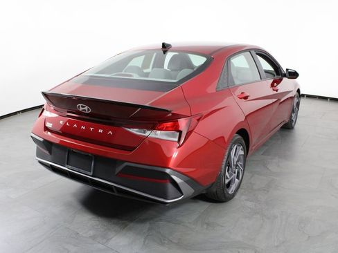 Certified 2025 Hyundai Elantra Sport image 16