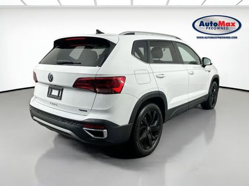 Used 2022 Volkswagen Taos SE image 2