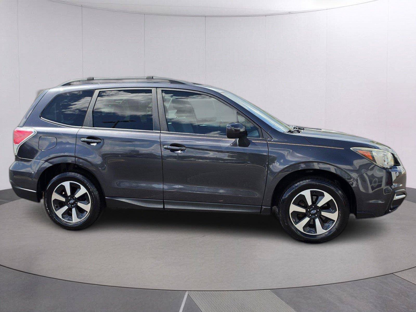 Used 2017 Subaru Forester 2.5i Premium AWD/4WD image 6