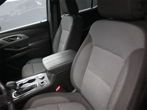 Used 2022 Chevrolet Traverse LT image 31