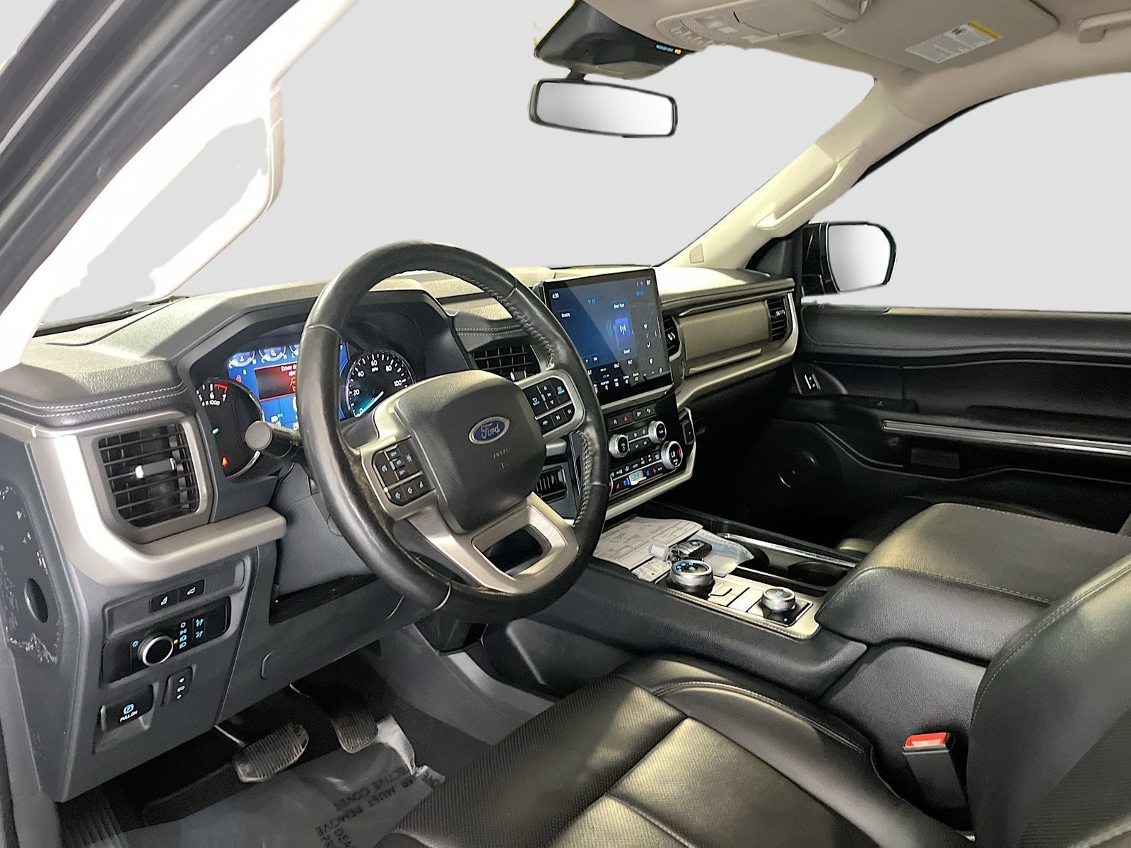 Used 2024 Ford Expedition XLT AWD/4WD image 9