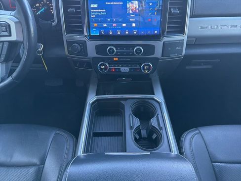 Used 2022 Ford F250 Lariat w/ Chrome Package image 21