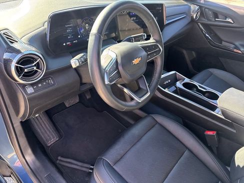 Used 2025 Chevrolet Equinox LT w/ Convenience Package II image 18