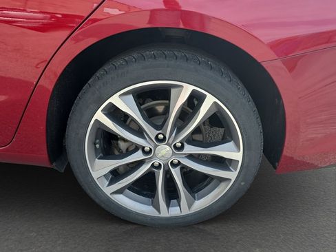 Used 2019 Chevrolet Malibu Premier w/ Sun and Wheel Package FWD image 5