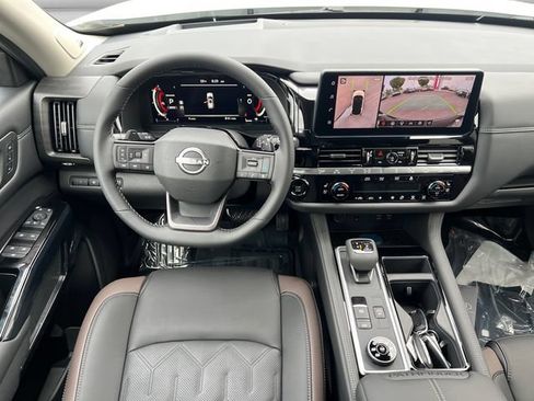 New 2026 Nissan Pathfinder Platinum w/ Cargo Package AWD/4WD image 12