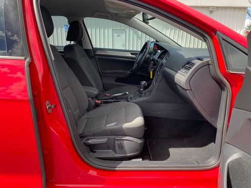 Used 2017 Volkswagen Golf S AWD/4WD image 10