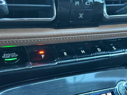 Used 2022 Lincoln Nautilus Reserve image 23