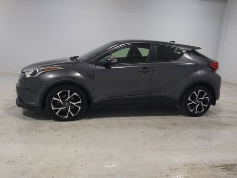 Used 2018 Toyota C-HR XLE image 2