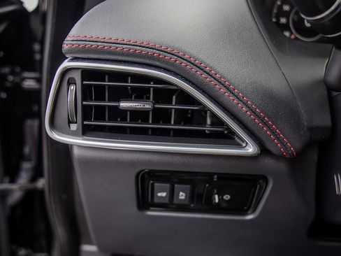 Used 2020 Jaguar F-PACE R-Sport image 14