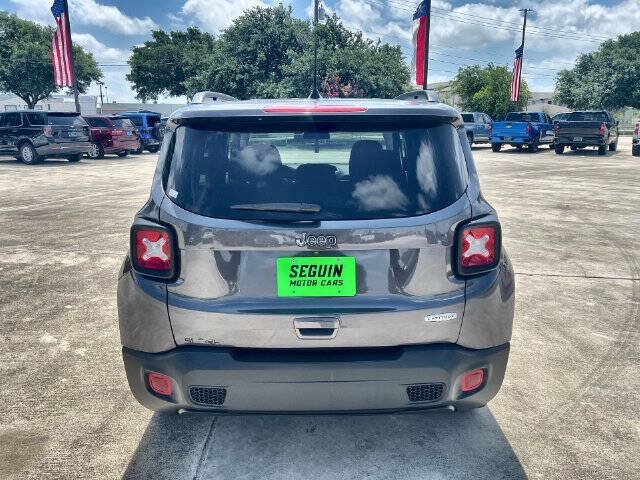 Used 2021 Jeep Renegade Latitude FWD image 31