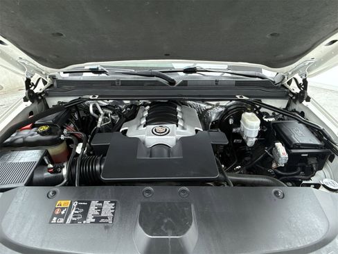 Used 2015 Cadillac Escalade Premium image 43
