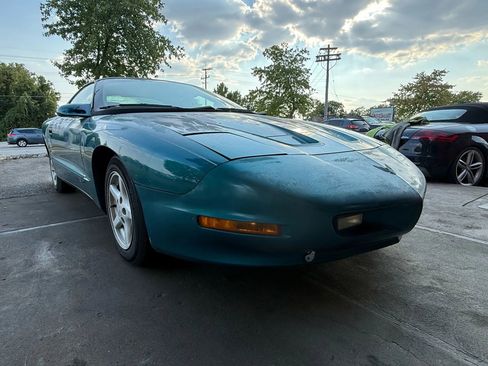 Used 1994 Pontiac Firebird Coupe image 2