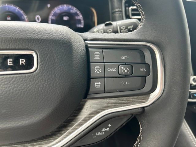 Used 2024 Jeep Wagoneer Series II w/ Flexible Seating Group AWD/4WD image 19