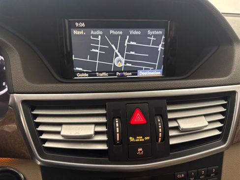 Used 2010 Mercedes-Benz E 350 Sedan image 38