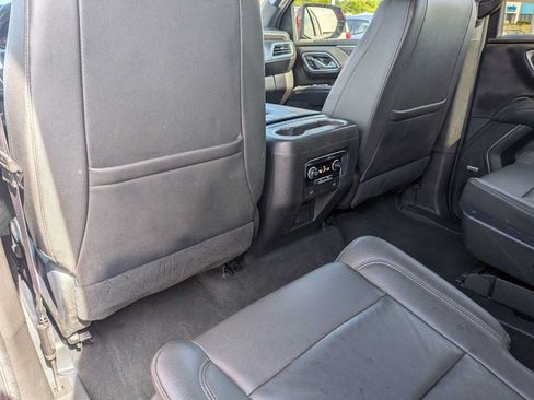 Used 2021 Chevrolet Suburban LT AWD/4WD image 17