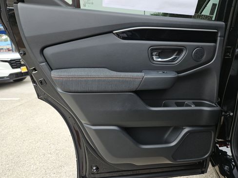 New 2026 Honda Pilot Sport image 15