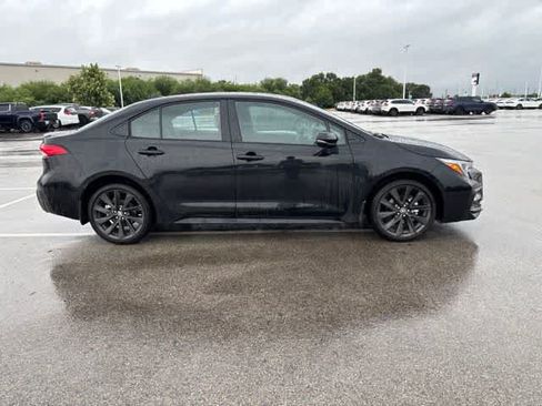 Used 2026 Toyota Corolla SE FWD image 6