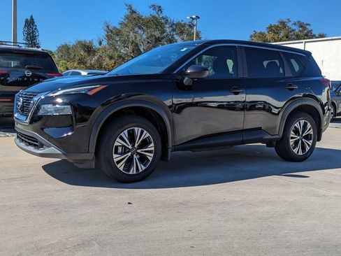 Used 2023 Nissan Rogue SV image 10