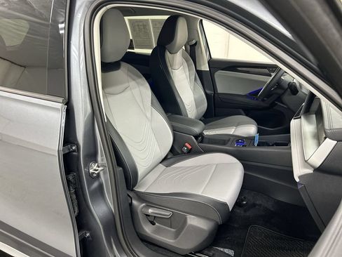Certified 2026 Volkswagen Tiguan SE AWD/4WD image 22