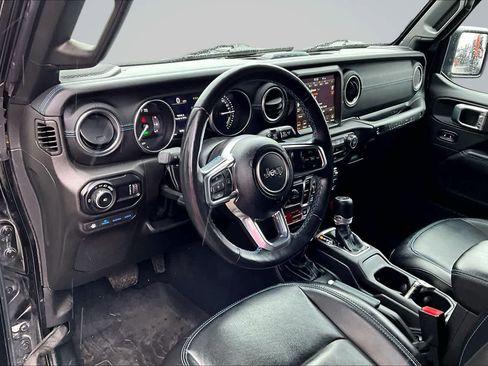 Used 2023 Jeep Wrangler Unlimited Rubicon 4xe w/ Cold Weather Group AWD/4WD image 2
