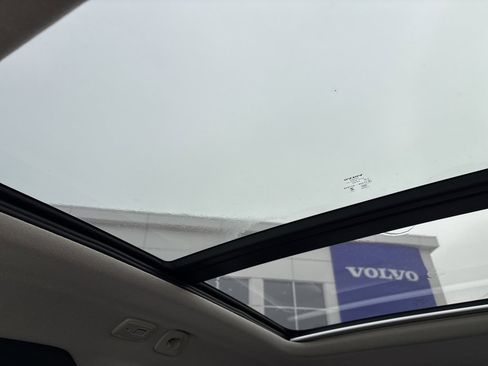 Certified 2025 Volvo XC40 B5 Core image 25