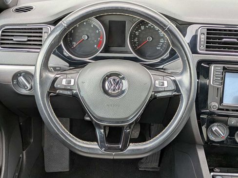 Used 2016 Volkswagen Jetta Sport image 21