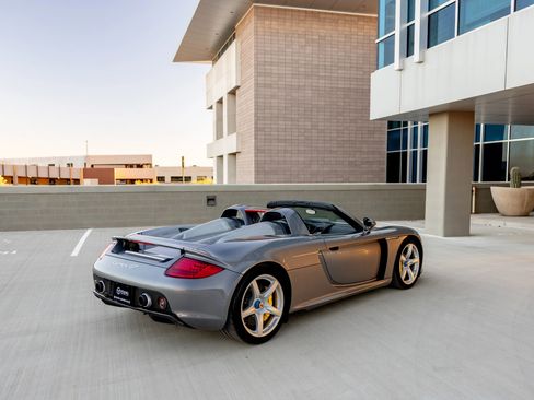 Used 2004 Porsche Carrera GT RWD image 26