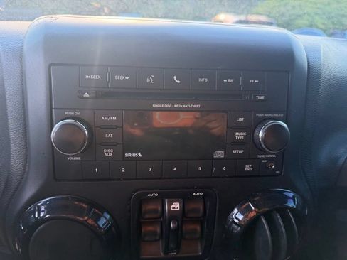 Used 2016 Jeep Wrangler Unlimited Sport w/ Quick Order Package 24S AWD/4WD image 10