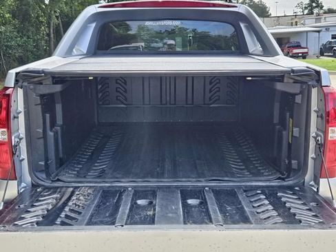 Used 2013 Chevrolet Avalanche LTZ RWD image 9