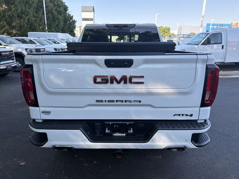Used 2024 GMC Sierra 1500 AT4 w/ Technology Package image 9