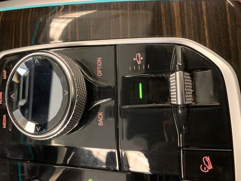 Used 2021 BMW X7 xDrive40i w/ M Sport Package image 49