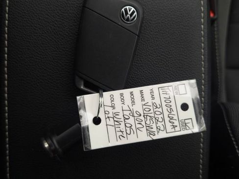 Used 2022 Volkswagen Taos SE image 33