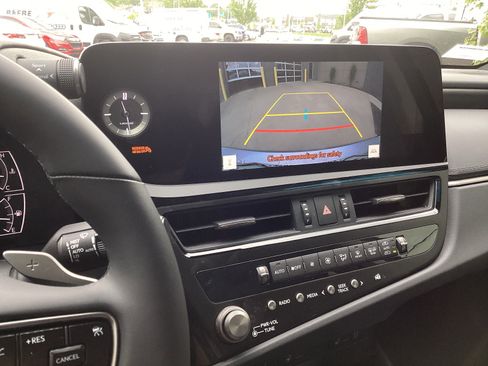 New 2025 Lexus ES 300h F Sport image 28