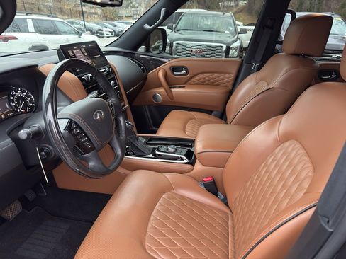 Used 2023 INFINITI QX80 Sensory w/ All-Season Package image 9