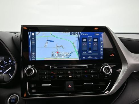 Certified 2021 Toyota Highlander Platinum image 12