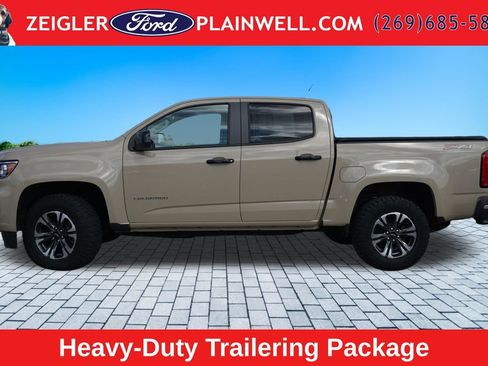 Used 2022 Chevrolet Colorado Z71 AWD/4WD image 2