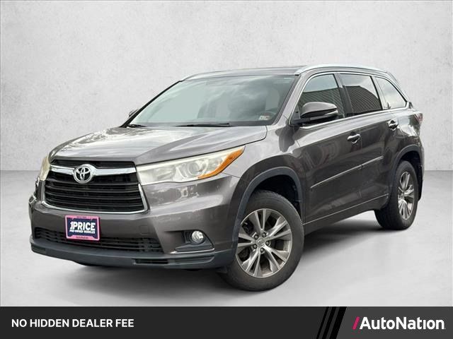 Used 2014 Toyota Highlander XLE AWD/4WD image 1