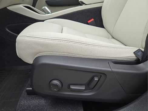 New 2026 Volvo XC40 B5 Plus w/ Protection Package Premier image 23