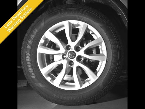 Used 2020 Nissan Rogue SV AWD/4WD image 10