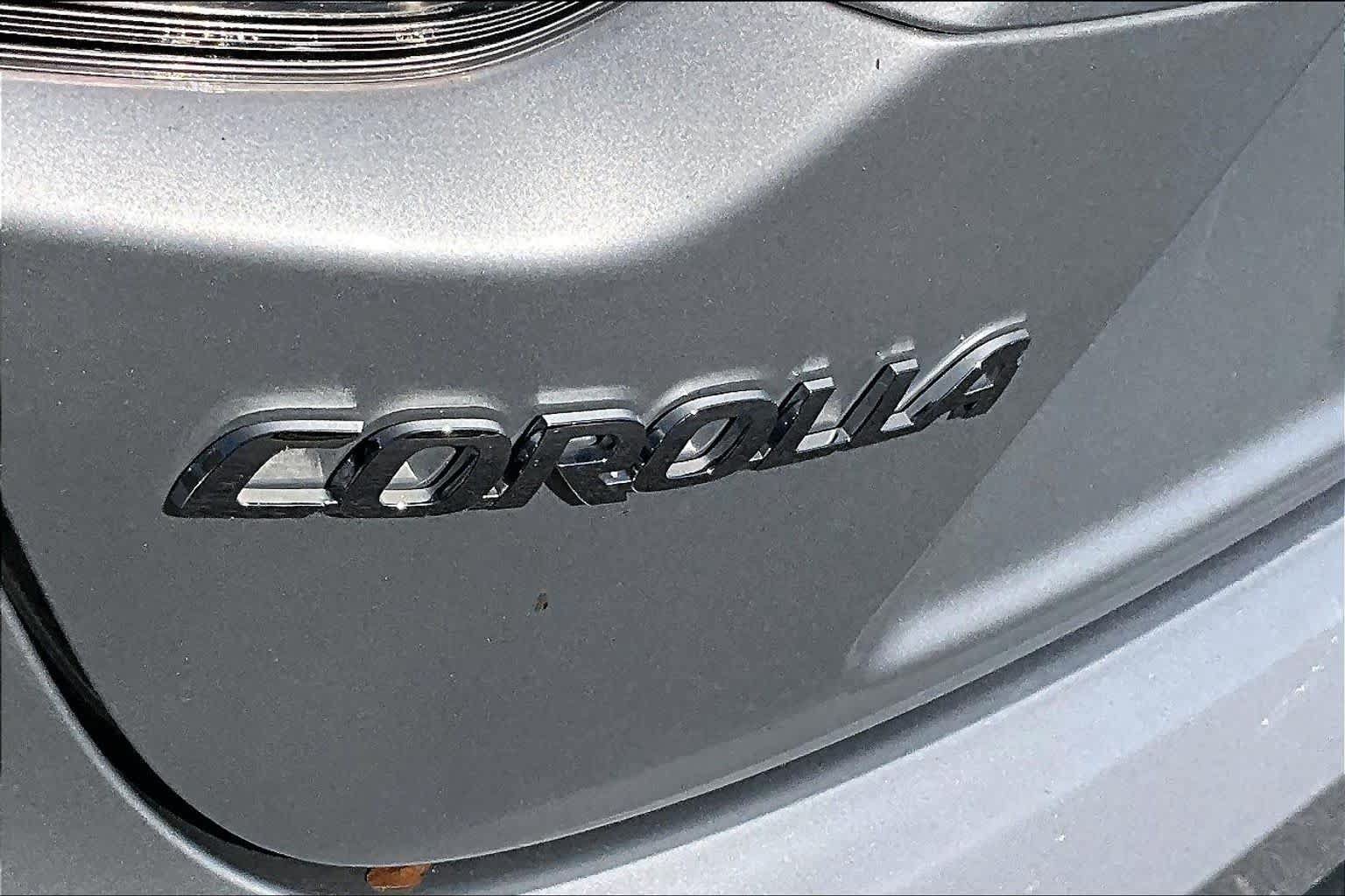 Used 2025 Toyota Corolla LE FWD image 30