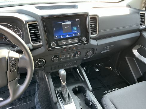 Used 2022 Nissan Frontier SV AWD/4WD image 16