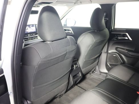 Used 2025 Mitsubishi Outlander ES AWD/4WD image 42